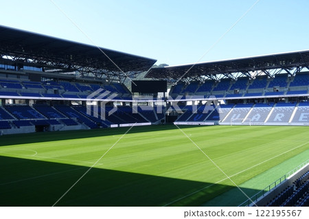 Peace Stadium: A soccer stadium with beautiful grass 122195567
