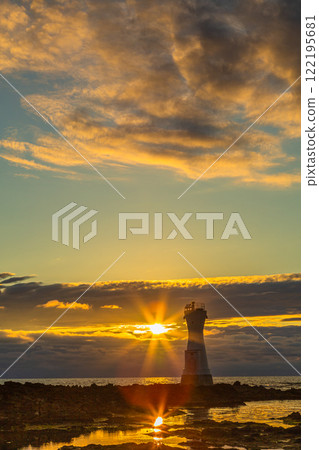 [Niigata Prefecture_Sado City] Nanaura Beach and Nagate Cape at dusk 122195681