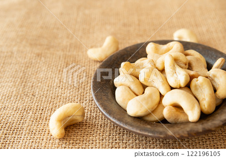 Cashew nuts on a small plate 122196105