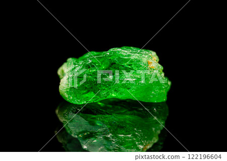 Tsavorite garnet gemstone 122196604
