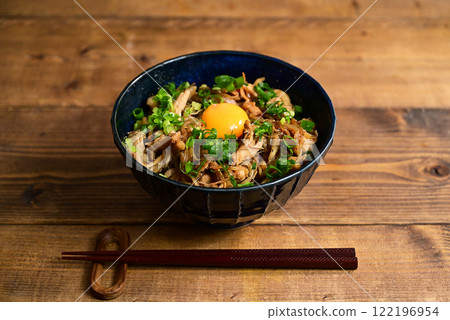 Bean sprouts and mushroom rice bowl Bean sprouts and mushroom rice bowl 122196954