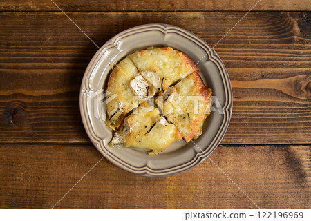 卡門貝爾起司披薩 卡門貝爾起司披薩 122196969