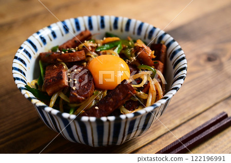 午餐肉豆芽碗 122196991
