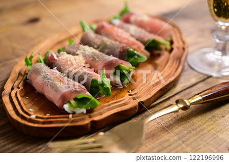 芝麻菜裹火腿 芝麻菜裹火腿 122196996