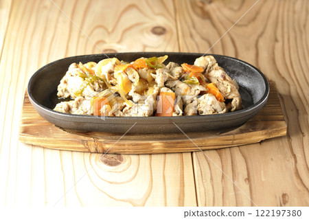 Iron plate stamina pork barbecue Iron plate stamina pork barbecue 122197380