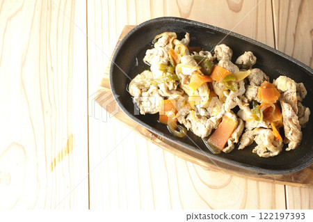 Iron plate stamina pork barbecue Iron plate stamina pork barbecue 122197393