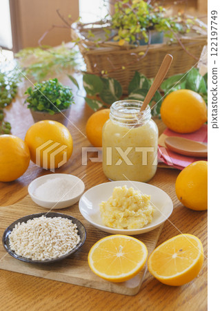 檸檬鹽曲圖片 | 食材 檸檬、米曲和鹽 122197749