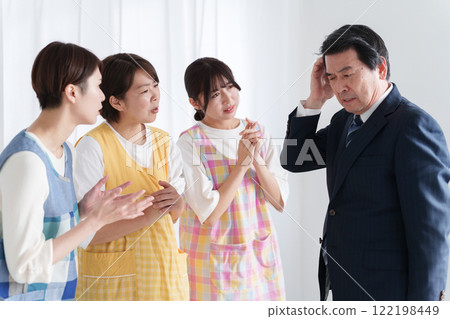 幼兒園老師與校長協商薪資 幼兒園老師與校長協商薪資 122198449