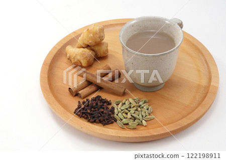 chai spice drink 122198911