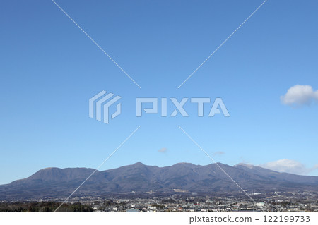 Mount Akagi on a clear winter day 122199733