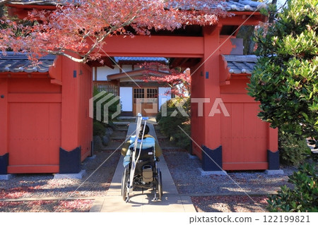 搭乘輪椅參拜神社的遊客 無障礙神社 122199821