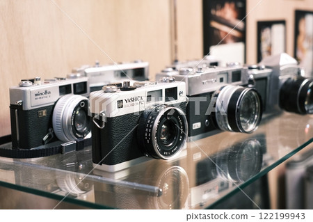 Retro camera from the Showa era Retro camera from the Showa era 122199943