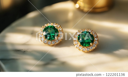祖母綠和鑽石圓形耳環 122201136