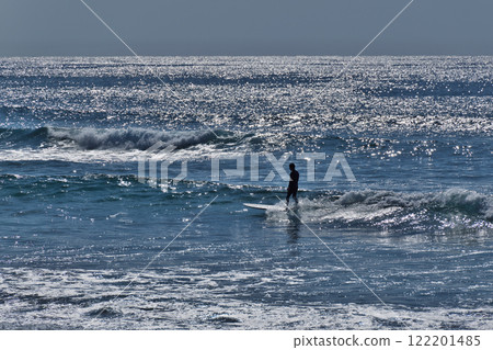 Surfer riding a wave: Kirara Beach (Izumo City) 122201485