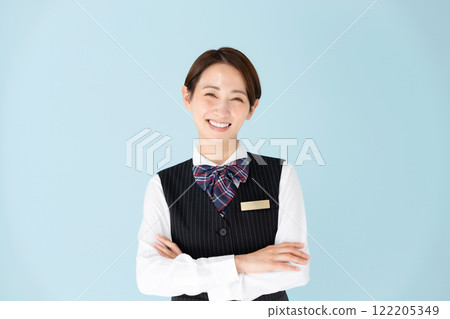 女制服雙臂交叉 122205349