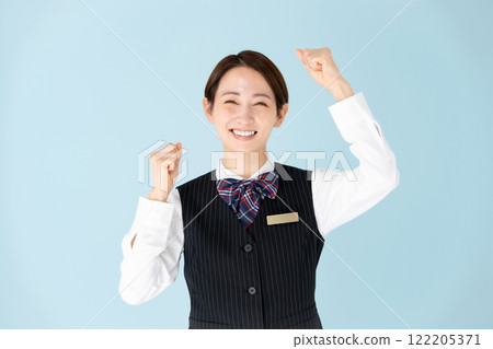 女制服握拳頭泵 122205371