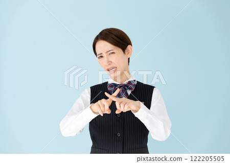 Women's uniforms and divorces 122205505