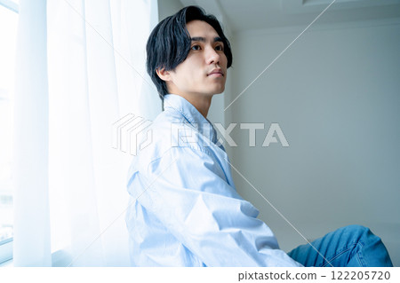 Male portrait 122205720