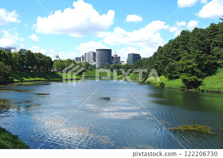 舊江戶城（皇宮）的櫻田護城河[東京都千代田區] 122206730