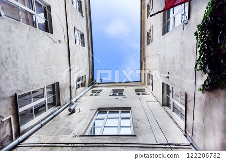 The so-called "well" in Europe, which is formed between buildings 122206782