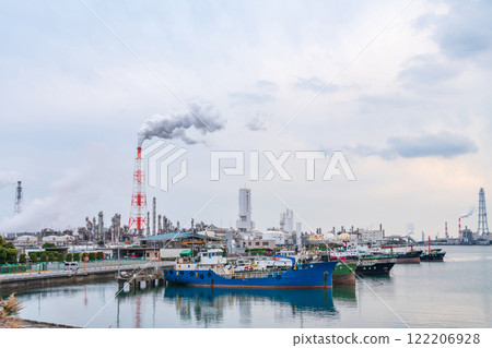 從霞浦綠地公園眺望四日市工業園區(三重縣四日市市) 從霞浦綠地公園眺望四日市工業園區(三重縣四日市市) 122206928