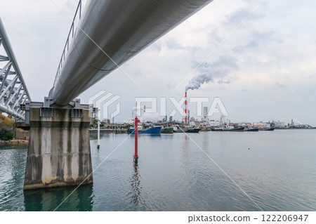 Yokkaichi Petrochemical Complex, view from Kasumigaura Green Park (Yokkaichi City, Mie Prefecture) 122206947
