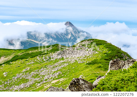 Mt. Kasagatake seen from the summit of Mt. Soroban. Climbing Mt. Mitsumatarenge in the Northern Alps 122207276