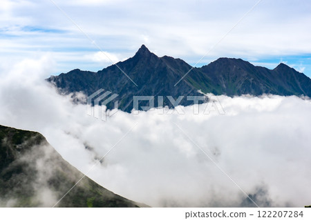 從北阿爾卑斯雙六山頂附近看到的矢鹿岳 雙六山、三俁蓮華岳攀登 從北阿爾卑斯雙六山頂附近看到的矢鹿岳 雙六山、三俁蓮華岳攀登 122207284