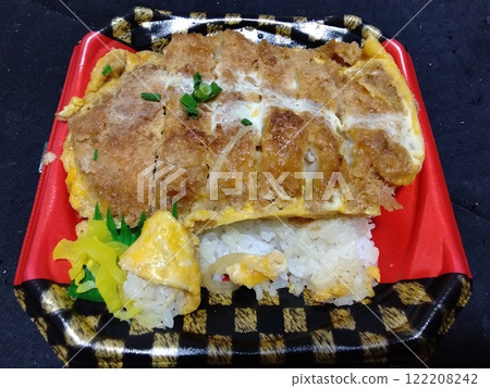 當地超市便宜又美味的午餐盒:Katsudon 便當 當地超市便宜又美味的午餐盒:Katsudon 便當 122208242