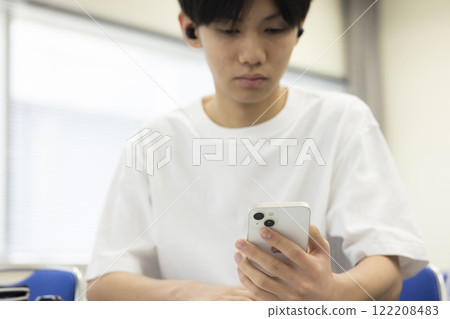 Students who use smartphones Students who use smartphones 122208483