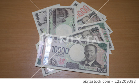 Money: New and old bills mixed together 122209388