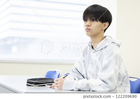 男生上課 122209690