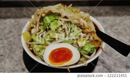 Delicious soy sauce ramen with extra vegetables 122211451