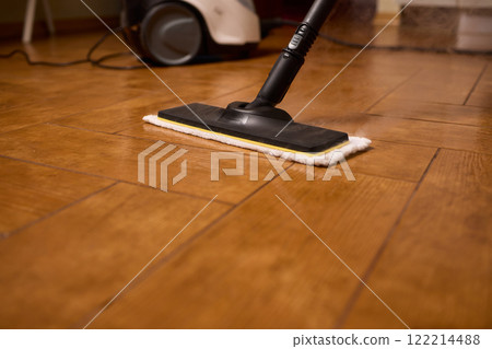 Experience Efficient Steam Cleaning Solutions for Your Wooden Floors to Maintain Their Beauty 122214488