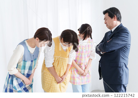 幼兒園老師與校長協商薪資 122215742