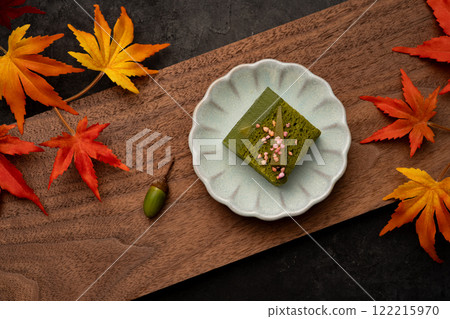 Autumn leaves and Japanese sweets 122215970