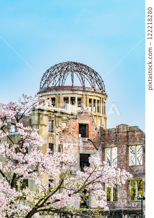 Hiroshima Atomic Bomb Dome and cherry blossoms 122218280