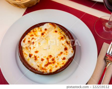 Stuffed meat cannelloni with cheese 122219112