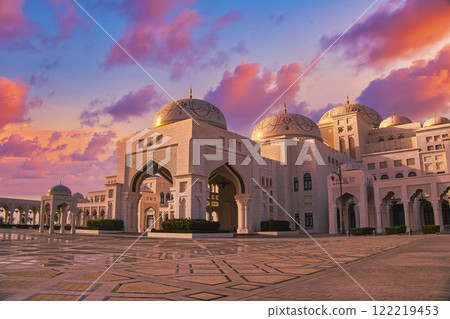 Qasr Al Watan Palace at night 122219453