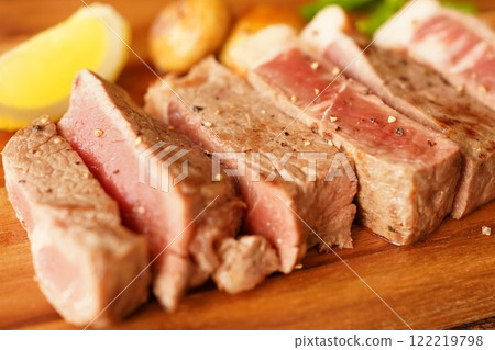 Cow roast steak Cow roast steak 122219798