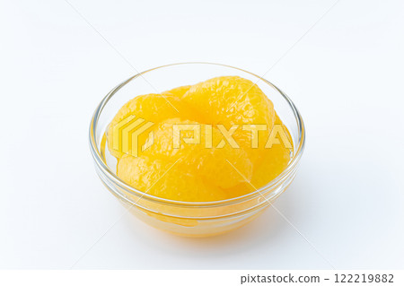 玻璃容器中的罐裝甜夏柑橘 122219882