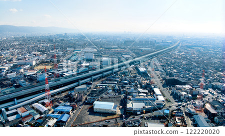 Drone photography was used to capture city views from 150 meters above the ground, which can be used to capture views of construction sites in Kadoma City and Neyagawa City, Osaka Prefecture. 122220020