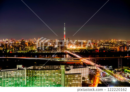 Tokyo night view: Skytree and the cityscape of the big city 122220162
