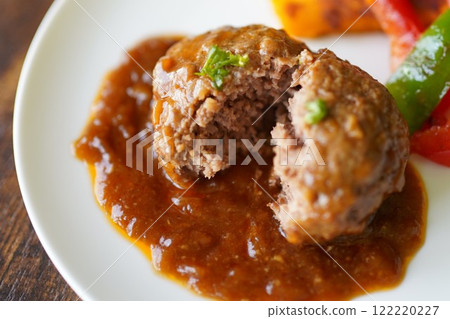 Juicy and delicious hamburger Juicy and delicious hamburger 122220227
