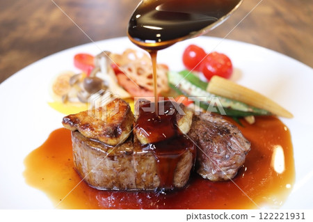 羅西尼風格菲力鵝肝 羅西尼風格菲力鵝肝 122221931