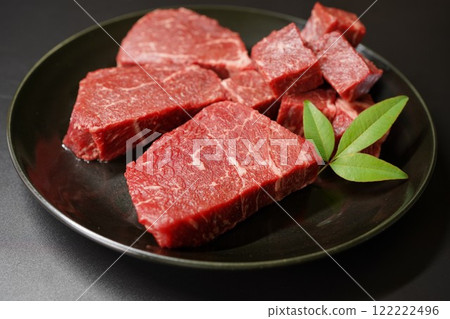 Domestic beef lean meat: rump steak and diced steak 122222496