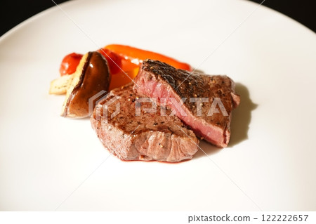Japanese Black Beef Lean Thigh Steak 122222657