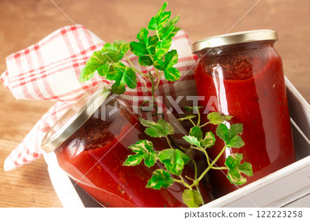Convenient, delicious and versatile tomato sauce 122223258