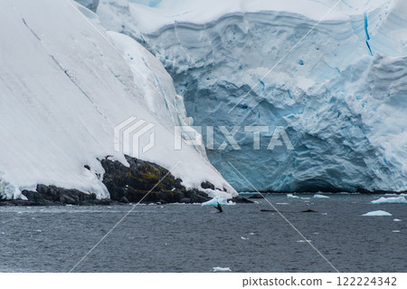 Landscape of the Antarctic Peninsula Landscape of the Antarctic Peninsula 122224342