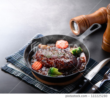 Braised hamburger steak 122225280